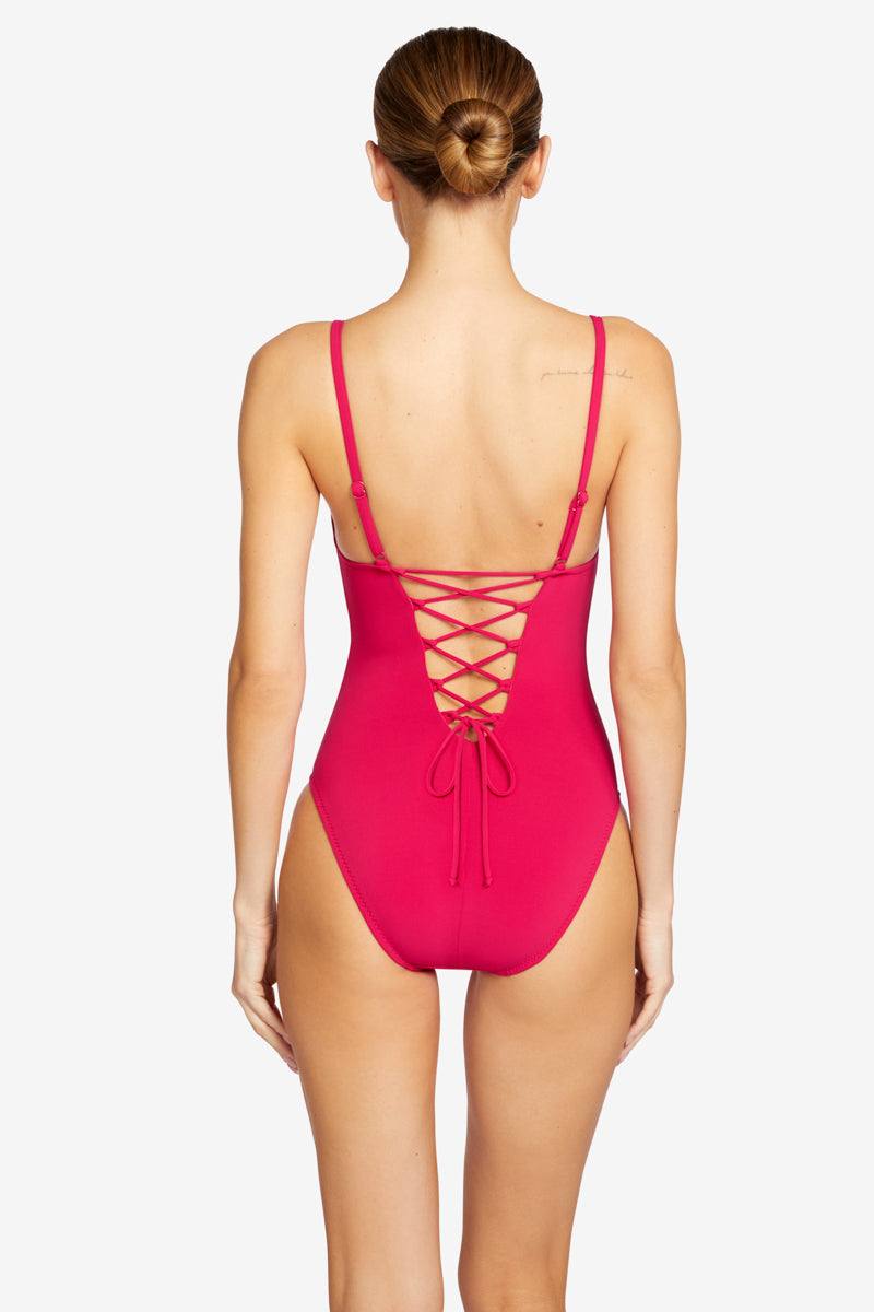 AVA SCOOP NECK MIO ONE PIECE