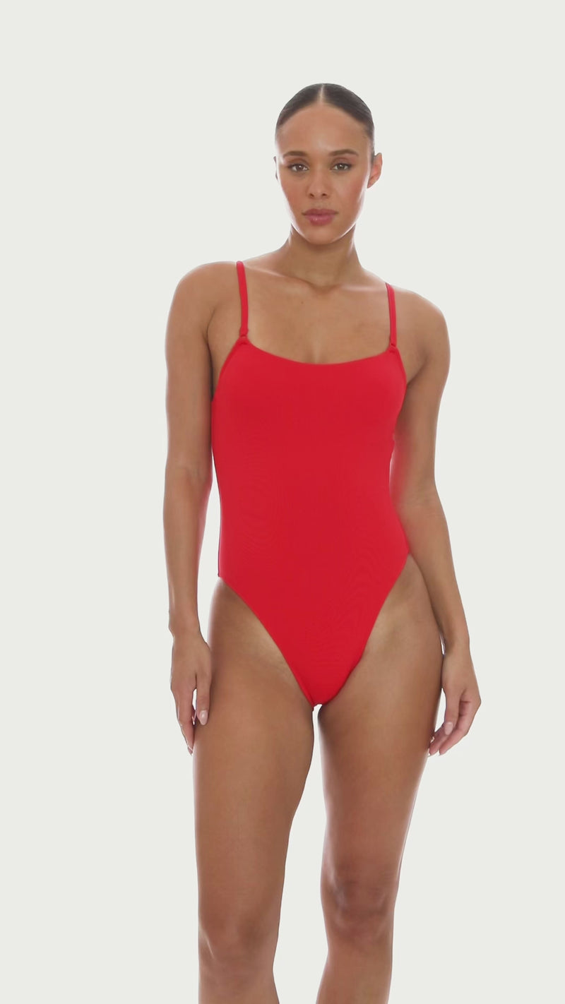 AVA SCOOP NECK MIO ONE PIECE